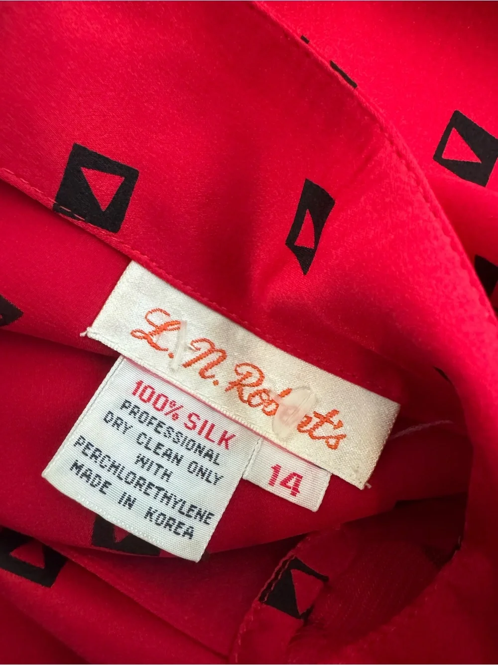 Vintage L.N. Robert’s 100% Silk Red Black Long Sleeve Turtleneck Blouse Artsy 14 - Picture 7 of 9